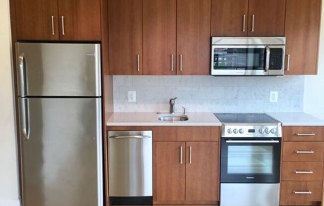 1 bed, 1 bath, 518 sqft, $3,325, Unit 718
