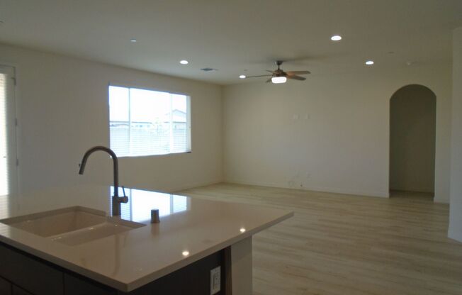NORTHWEST JUST REDUCED!!! MOVE IN SPECIAL 1/2 OFF THE FIRST MONTH.....$3247.50 MOVES YOU IN!