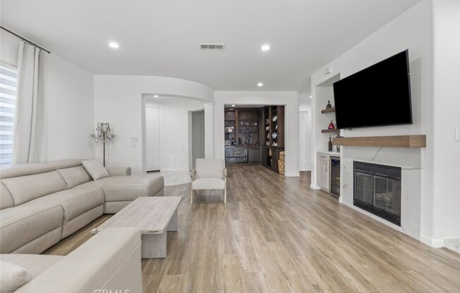 16485 NICKLAUS DR