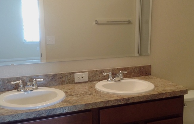 3/2.5 Two-Story Townhouse with 1 Car Garage in Gated Community- Longwood!