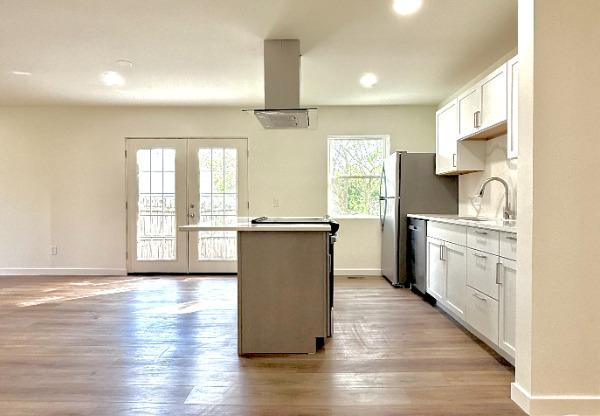 6384 6386 SHELTON CT