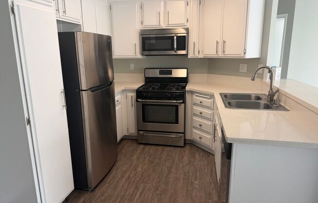 1 bed, 1 bath, 694 sqft, $2,465, Unit 612