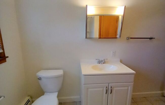 2 beds, 1 bath, 903 sqft, $1,290, Unit A-1