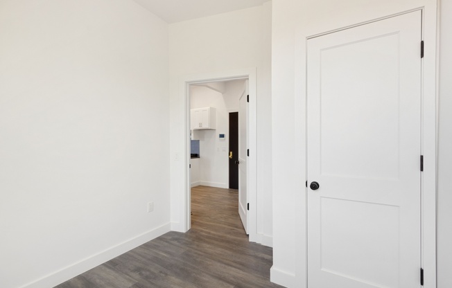 4623 5 AVE