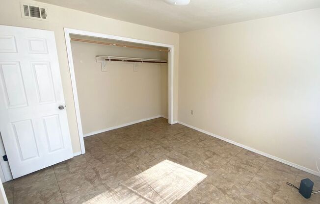 1 bed, 1 bath, 575 sqft, $780, Unit 7