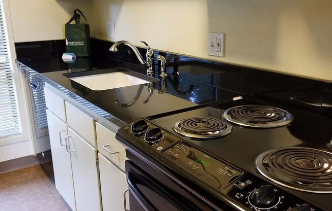 2 beds, 1 bath, 840 sqft, $1,564, Unit 1916