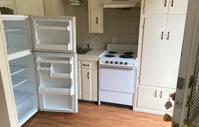 ONE BEDROOM APARTMENT BY TWU