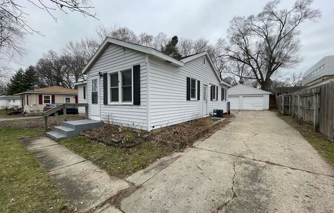 Five Bedroom Home in Kentwood