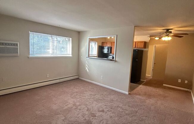 1 bed, 1 bath, 550 sqft, $1,250, Unit A04