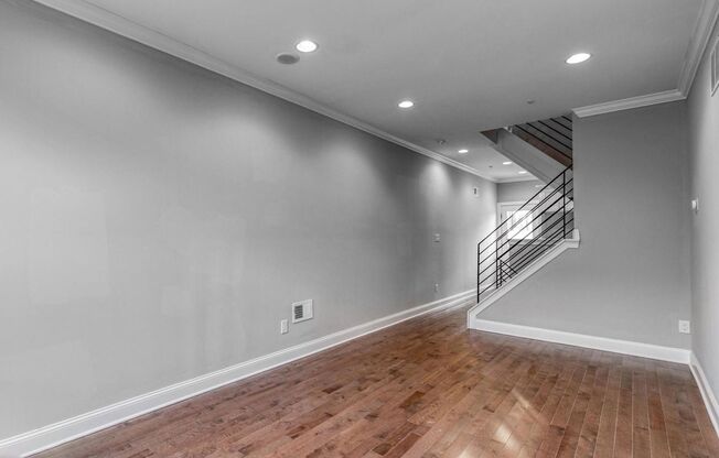 Stunning 3-Bedroom Townhouse With Rooftop Deck and Finished Basement In Port Richmond! Available NOW!