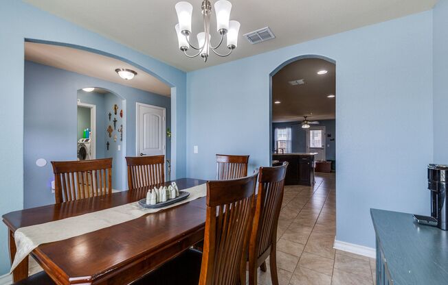 5-BEDROOM HOME IN MISSION DEL LAGO