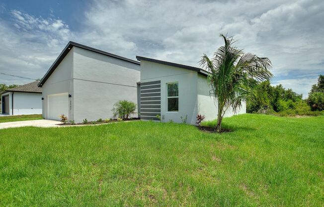 Deposit-Free! Modern, energy efficient home with ALL of the upgrades! North Port, FL