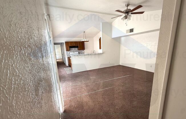 AVAILABLE NOW!!! Half Duplex 2 bed 1 bath in Dallas