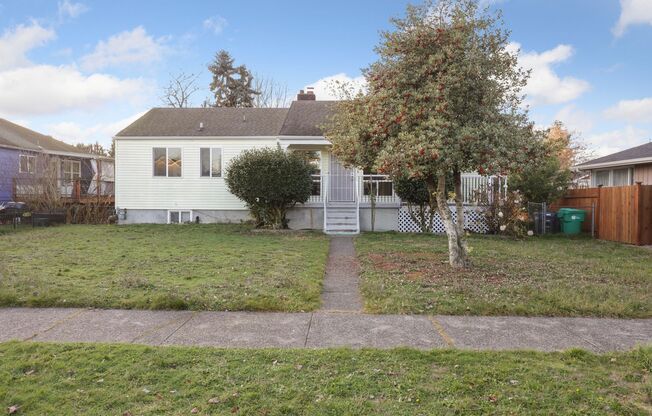 Charming Olympia home offers 3 bedroom plus den - Olympia School District