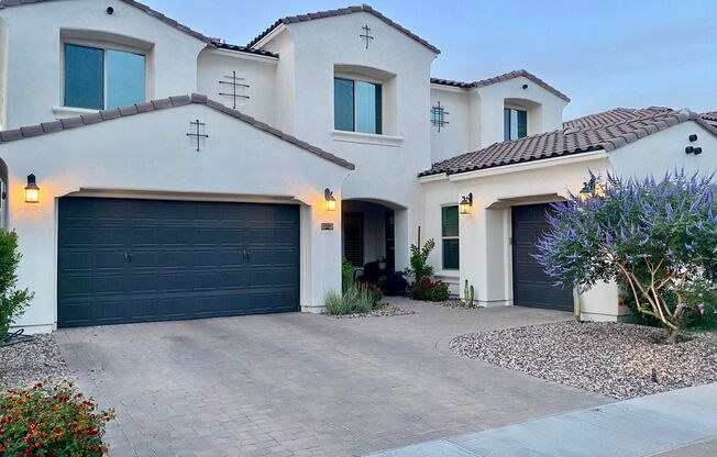Coming Soon: Gorgeous 5bed/4 bath with Oversized Backyard and Pool