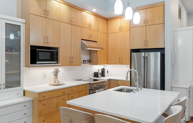 758 TREMONT