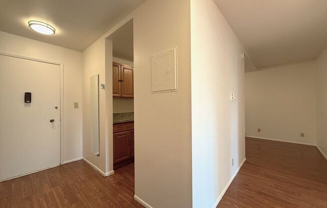 2 beds, 1 bath, 619 sqft, $1,900, Unit 302
