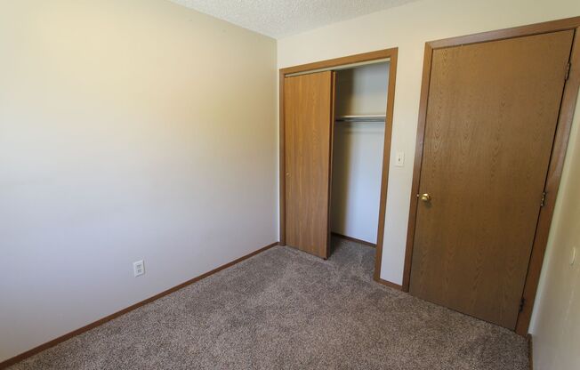 3 beds, 1.5 baths, 1,050 sqft, $1,395, Unit B-4