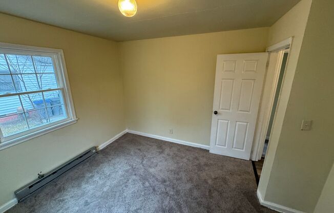 2 beds, 1 bath, $695