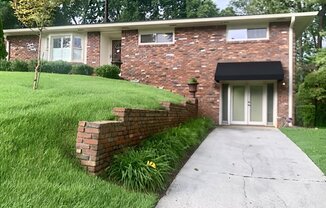 2320 ELMWOOD DR SE
