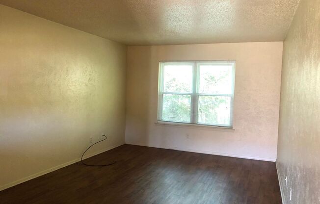 1 bed, 1 bath, $995, Unit 15