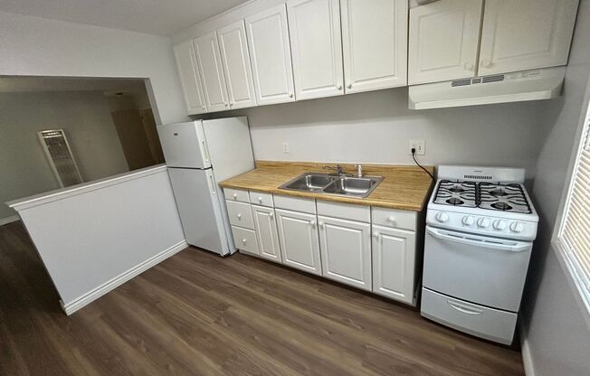 Studio, 1 bath, 392 sqft, $1,400, Unit 832 #06