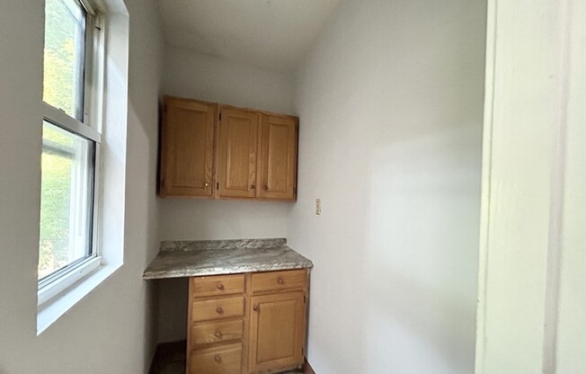 4 beds, 1 bath, $3,400, Unit 2