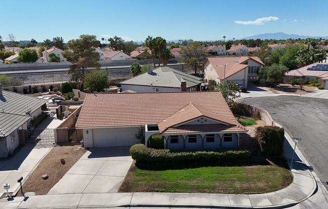 3 beds, 2 baths, $2,790