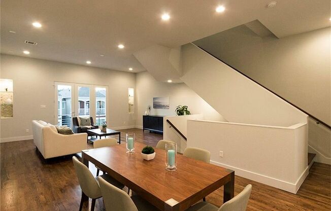 Modern Elegance in Garden Oaks – Style, Comfort & Prime Location!