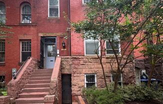 Centrally Located Renovated Large 1BR/1BA in Historic Dupont Circle Row House