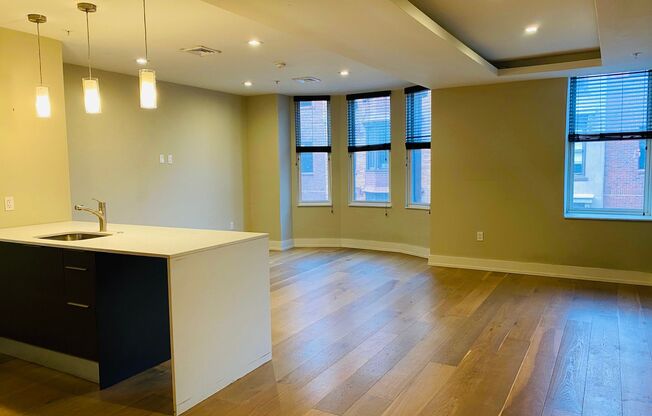 1 bed, 1 bath, 548 sqft, $2,035, Unit 208