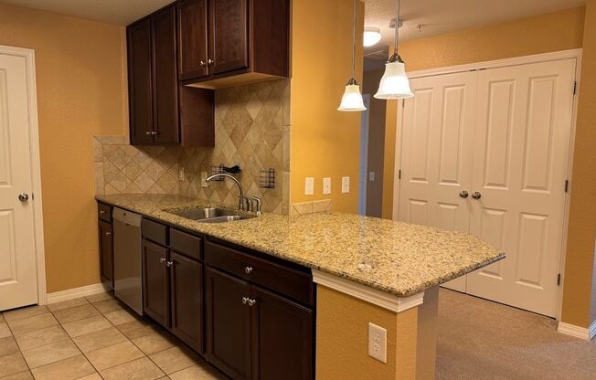 3 beds, 2 baths, $2,100, Unit UNIT 4101