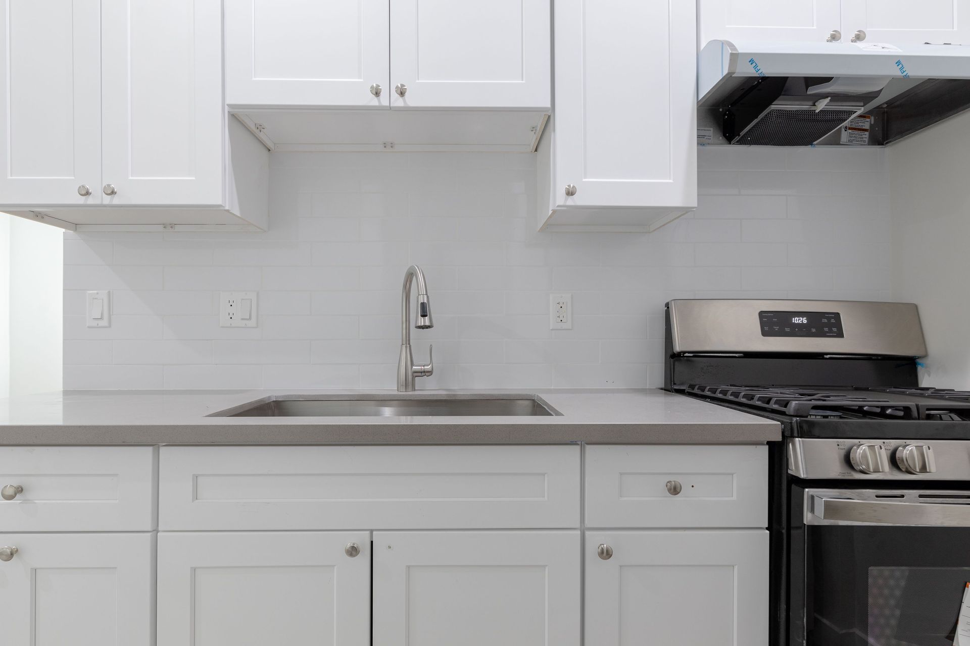 Modern and Charming Junior 1-bedroom Apartment