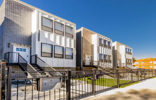 1056 N Central Park Ave