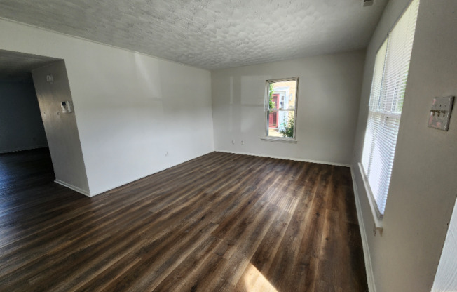 5738 E HASTINGS ARCH