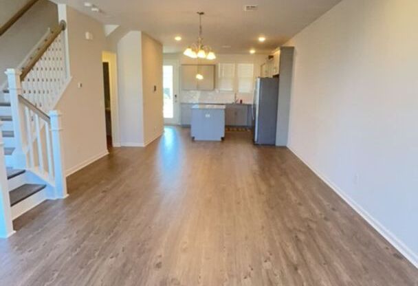 Stunning 2 Bed 2.5 Bath Townhome!