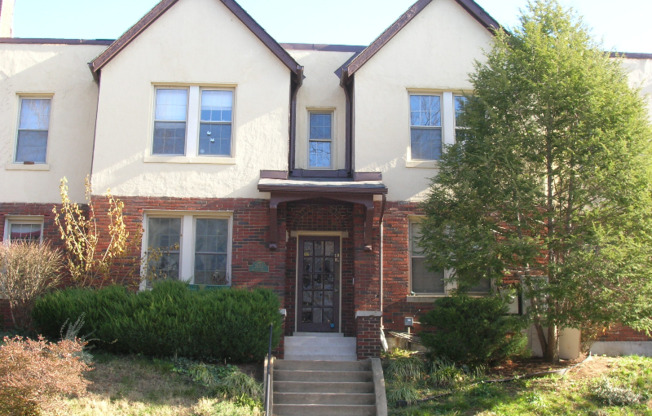 2425 Ontario Rd. NW 2