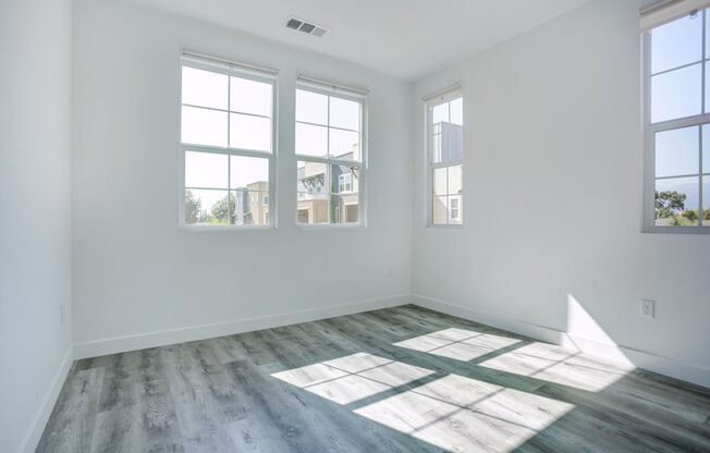 Modern 3-Bedroom Condo with Solar & EV Charging in a Quiet El Monte Community !