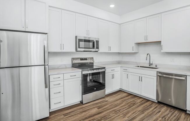 2 beds, 2 baths, 930 sqft, $1,860, Unit 305