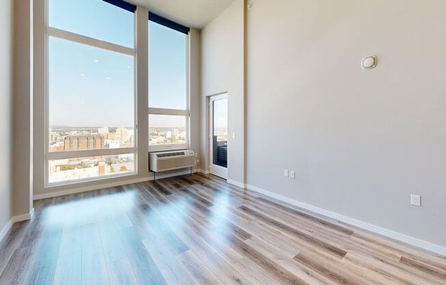 1 bed, 1 bath, 670 sqft, $2,100, Unit PH-1