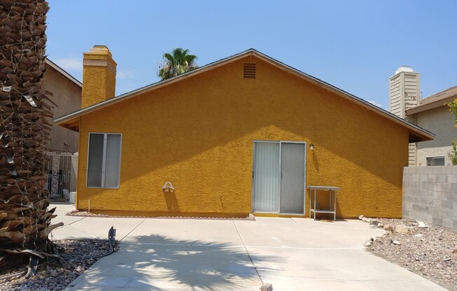 3 beds, 2 baths, $1,750