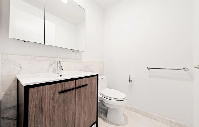 1 bed, 1.5 baths, $5,600, Unit 11C