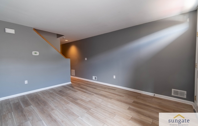1028 W LOMBARD ST
