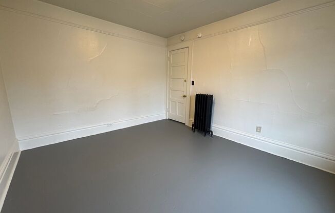 Studio, 1 bath, $750, Unit 455 W 12th Ave. #202