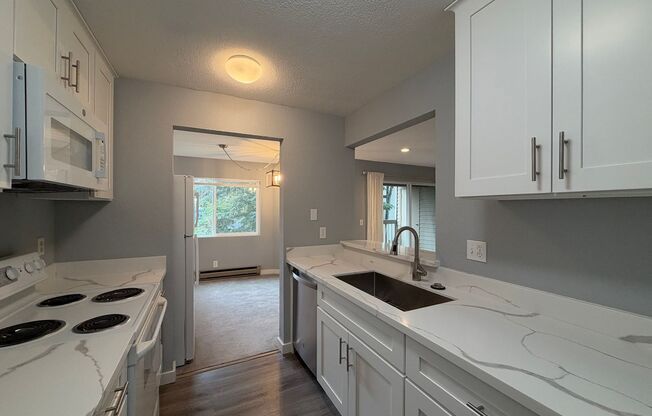 2 beds, 1.5 baths, 870 sqft, $2,295, Unit unit 202