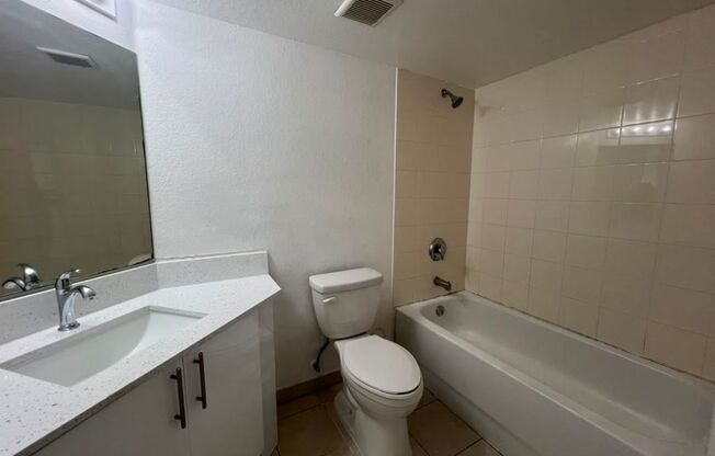 3 beds, 2 baths, 1,079 sqft, $2,700, Unit 13770-301