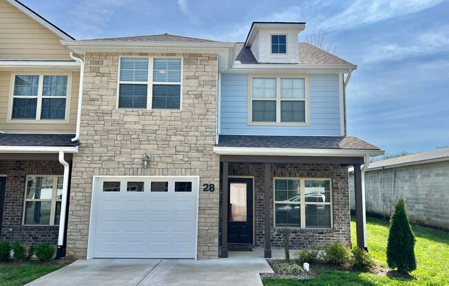 3 Bed, 2.5 Bath Townhome w/ 1 Car Garage