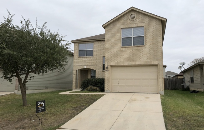 SPACIOUS 3 BEDROOM FEATURING 2 LIVING AREAS*EASY ACCESS TO RANDOLPH AFB, FT. SAM & SHOPPING*CENTRAL HVAC*CEILING FANS*STOVE/RANGE*DISHWASHER*