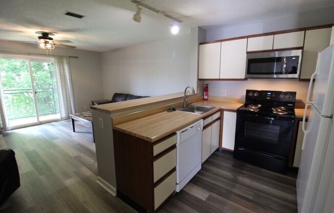 2 beds, 2 baths, $750