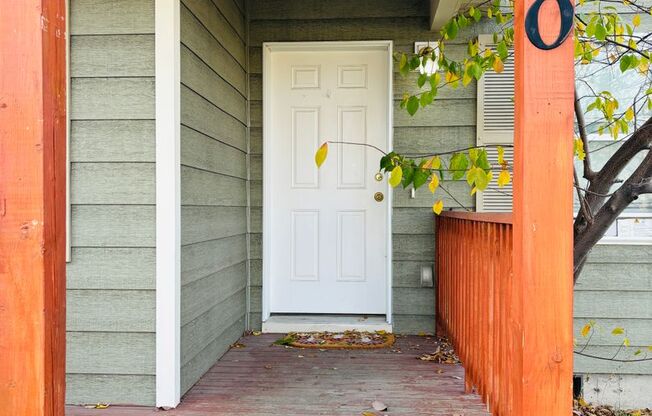 Cosy Single Family Home with garage and yard